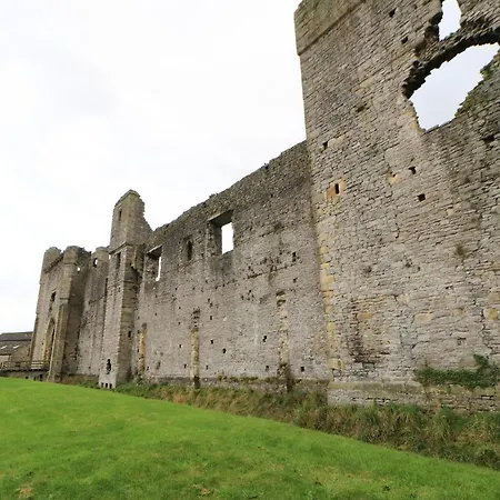 Kelda Garthr Tranquil Garden Leyburn